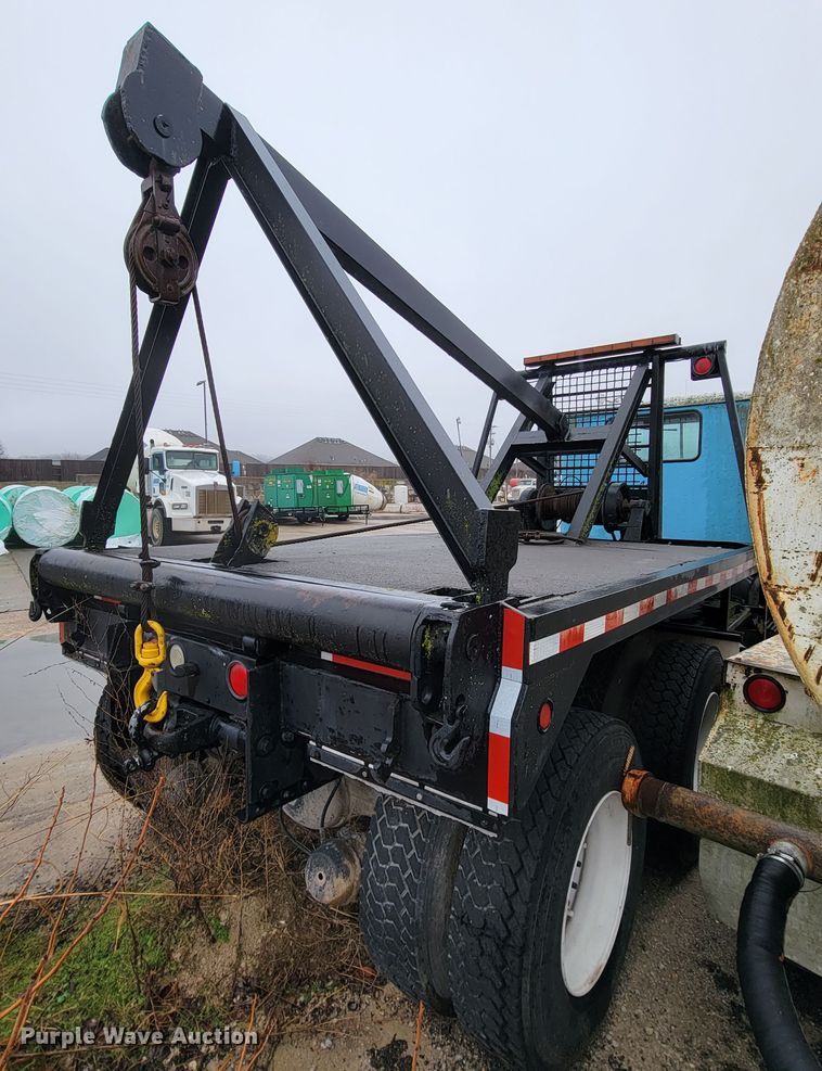 image for item JE9986 1985 International F5070 tow truck