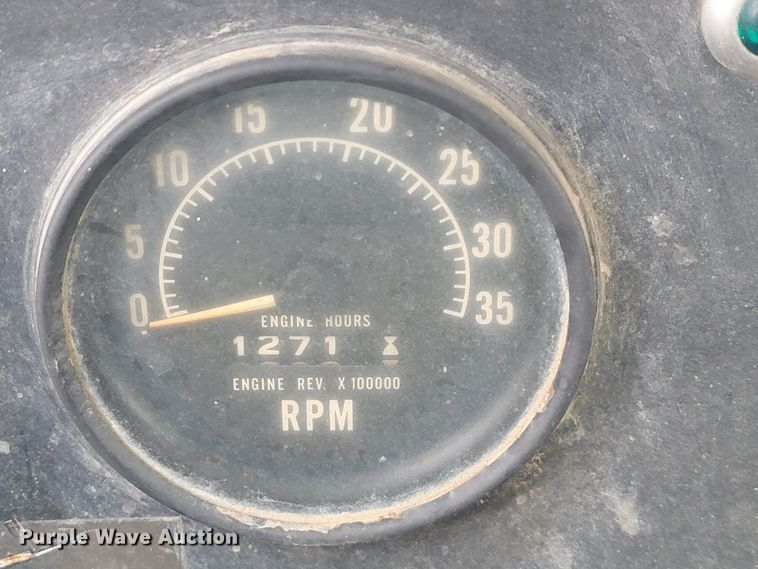 image for item JE9986 1985 International F5070 tow truck