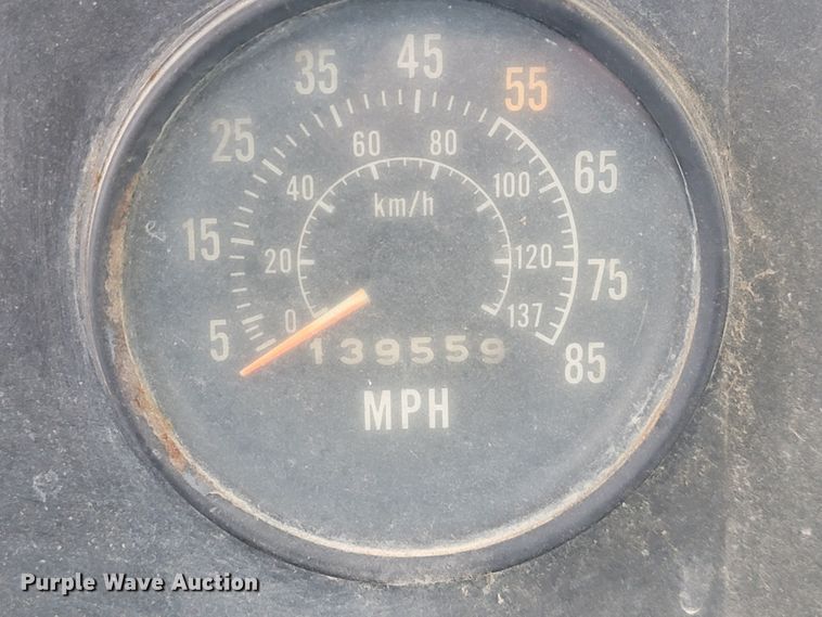 image for item JE9986 1985 International F5070 tow truck