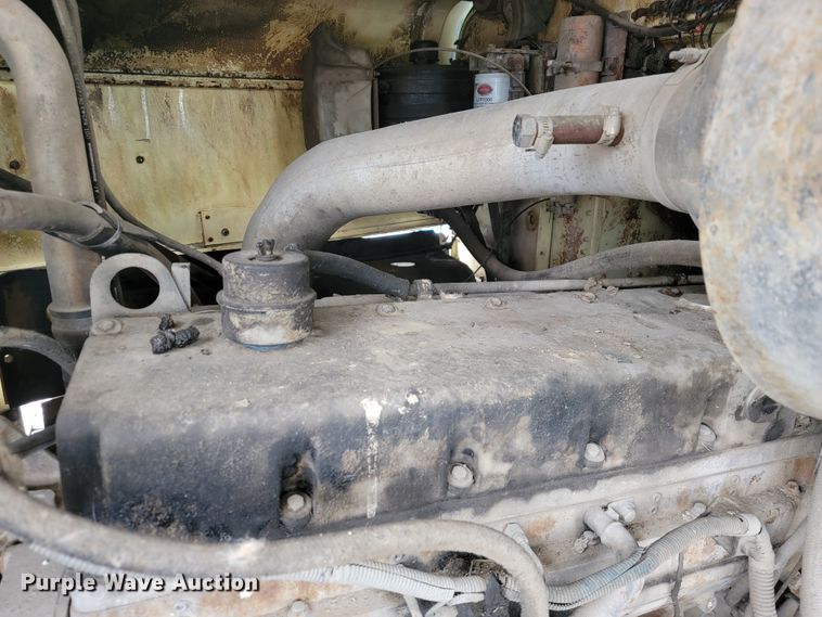 image for item JE9986 1985 International F5070 tow truck