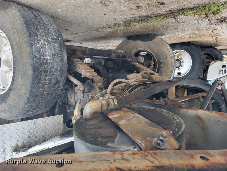 image for item JE9986 1985 International F5070 tow truck