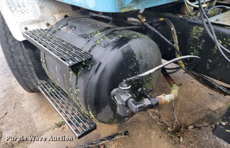 image for item JE9986 1985 International F5070 tow truck