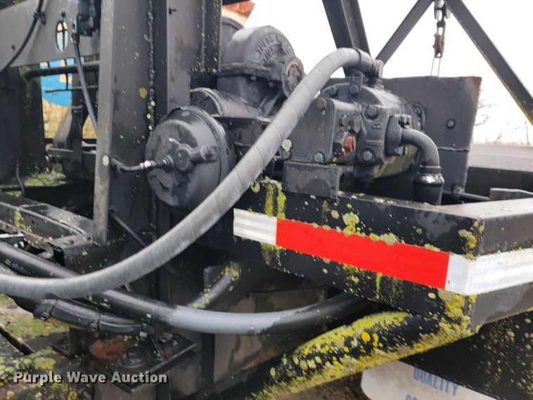 image for item JE9986 1985 International F5070 tow truck