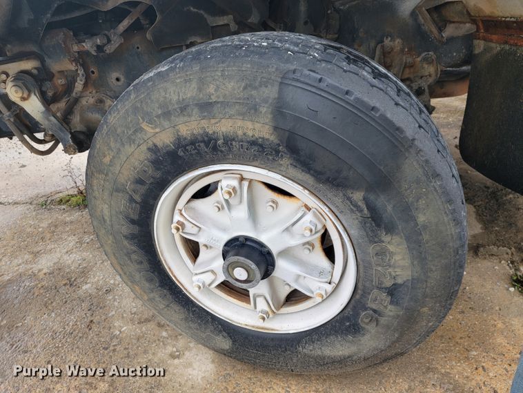 image for item JE9986 1985 International F5070 tow truck