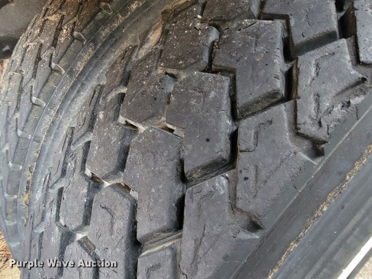 image for item JE9986 1985 International F5070 tow truck