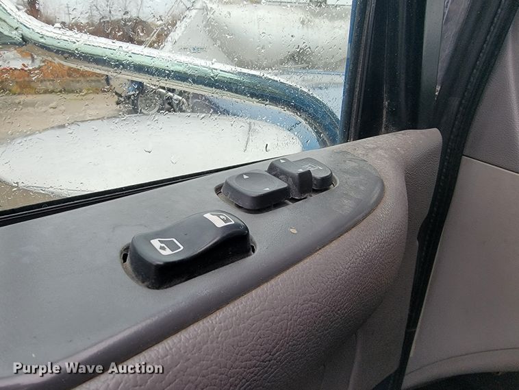 image for item JE9988 2009 Peterbilt 388  semi truck