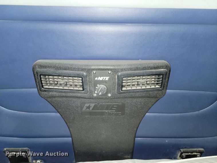 image for item JE9988 2009 Peterbilt 388  semi truck