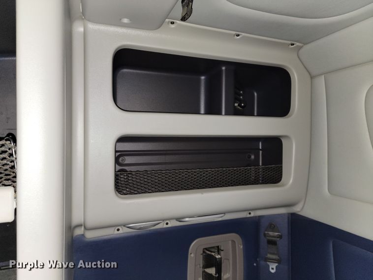 image for item JE9988 2009 Peterbilt 388  semi truck