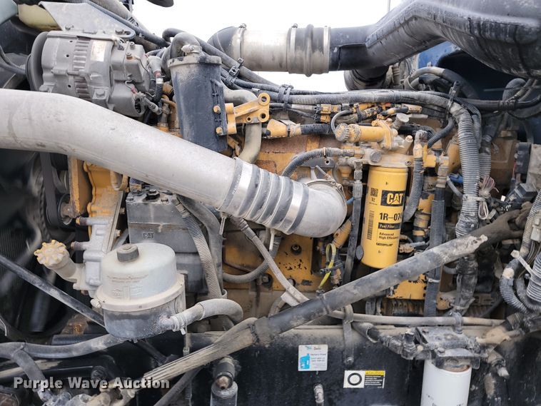 image for item JE9988 2009 Peterbilt 388  semi truck