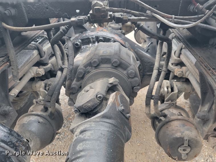 image for item JE9988 2009 Peterbilt 388  semi truck