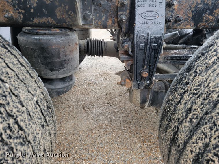 image for item JE9988 2009 Peterbilt 388  semi truck