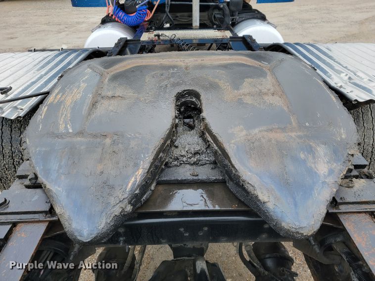 image for item JE9988 2009 Peterbilt 388  semi truck