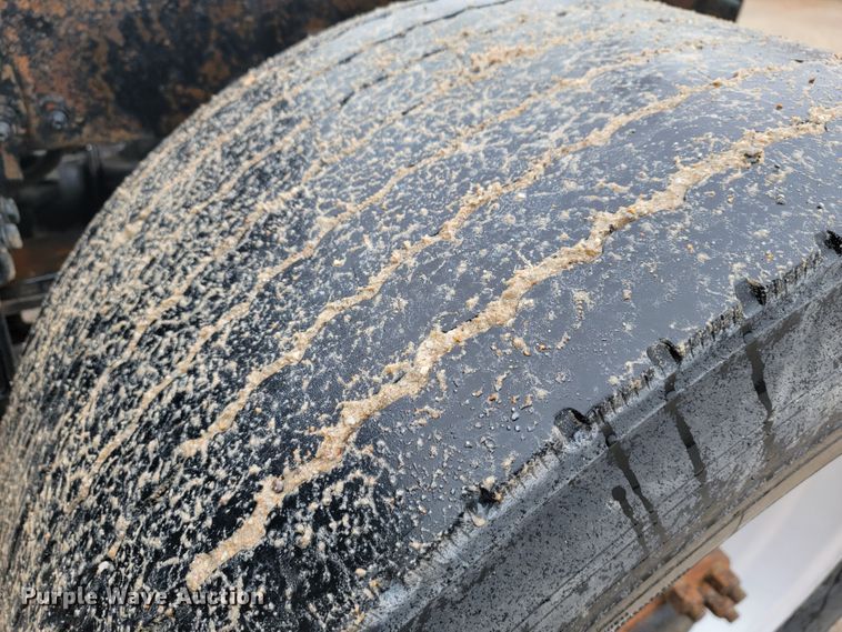 image for item JE9988 2009 Peterbilt 388  semi truck