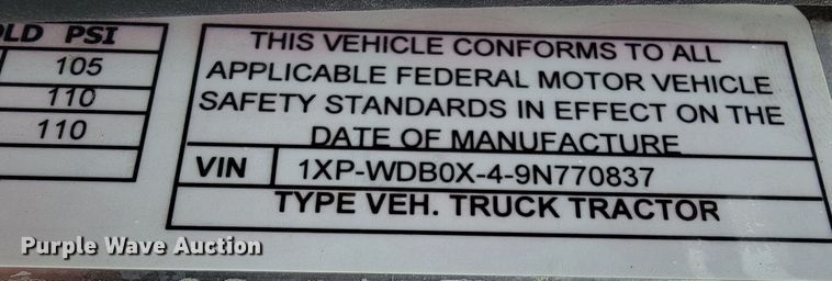 image for item JE9988 2009 Peterbilt 388  semi truck