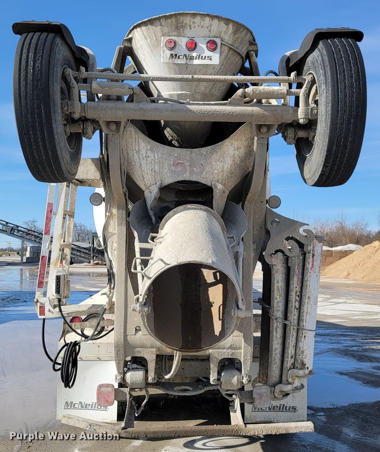 image for item JF9007 2001 Kenworth W900  ready mix truck