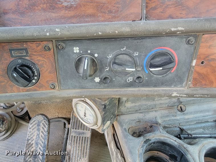 image for item JF9007 2001 Kenworth W900  ready mix truck