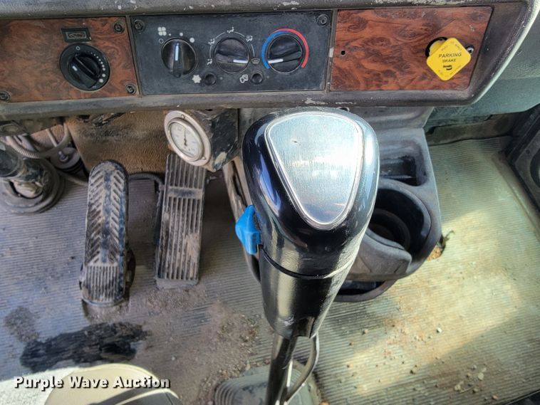 image for item JF9007 2001 Kenworth W900  ready mix truck