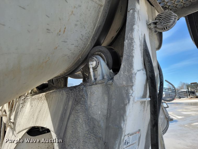 image for item JF9007 2001 Kenworth W900  ready mix truck