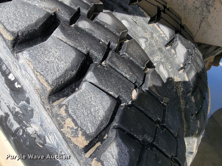 image for item JF9007 2001 Kenworth W900  ready mix truck