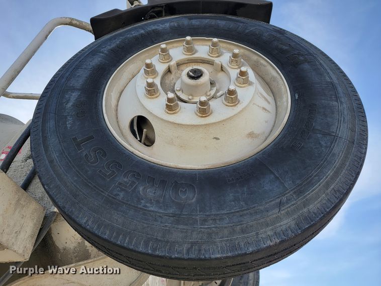 image for item JF9007 2001 Kenworth W900  ready mix truck