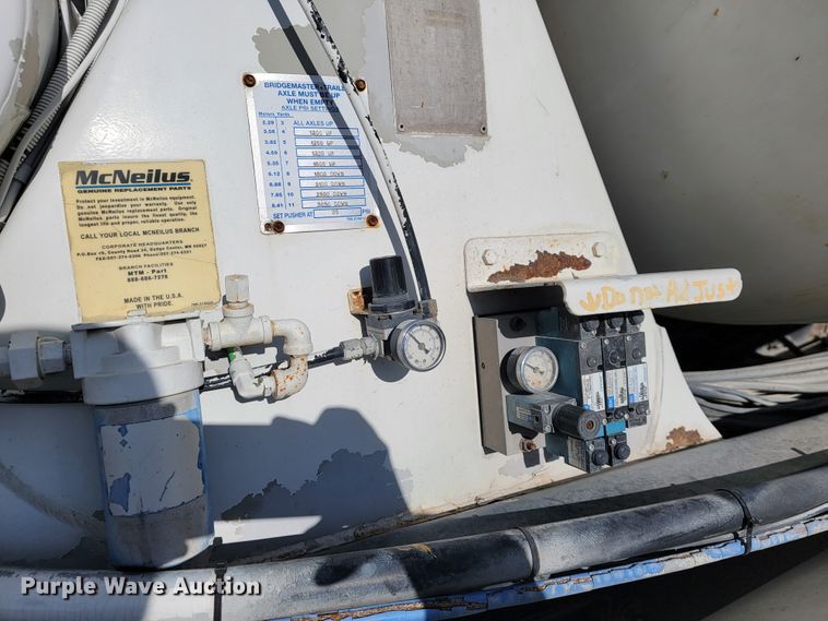 image for item JF9008 2007 Kenworth W900B  ready mix truck