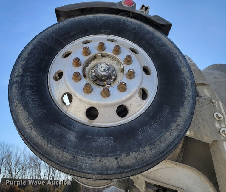 image for item JF9008 2007 Kenworth W900B  ready mix truck