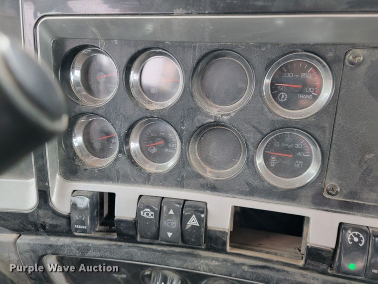 image for item JF9010 2007 Kenworth W900  ready mix truck