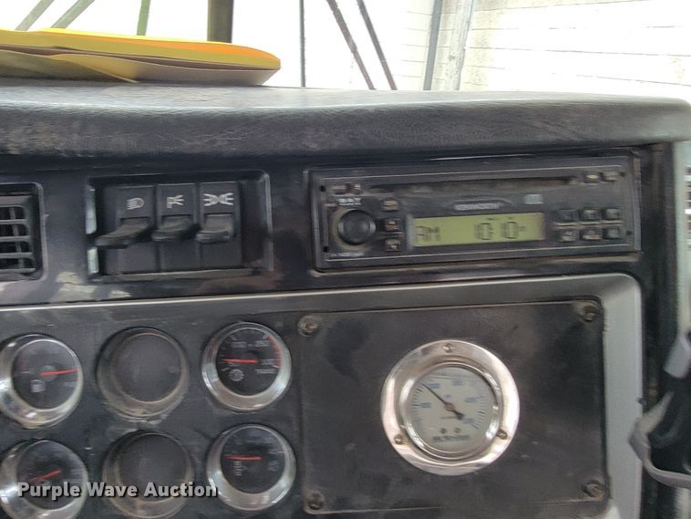 image for item JF9010 2007 Kenworth W900  ready mix truck