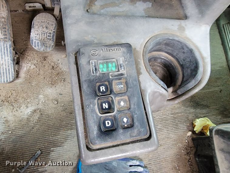 image for item JF9010 2007 Kenworth W900  ready mix truck