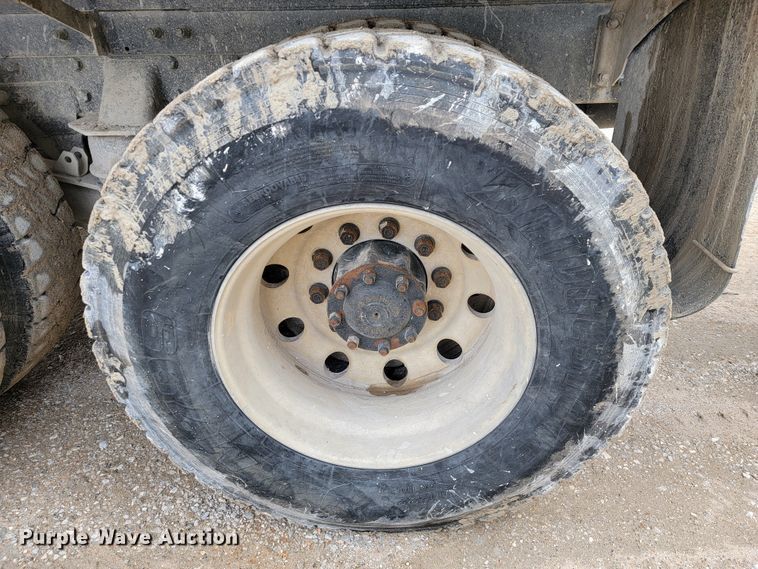 image for item JF9010 2007 Kenworth W900  ready mix truck