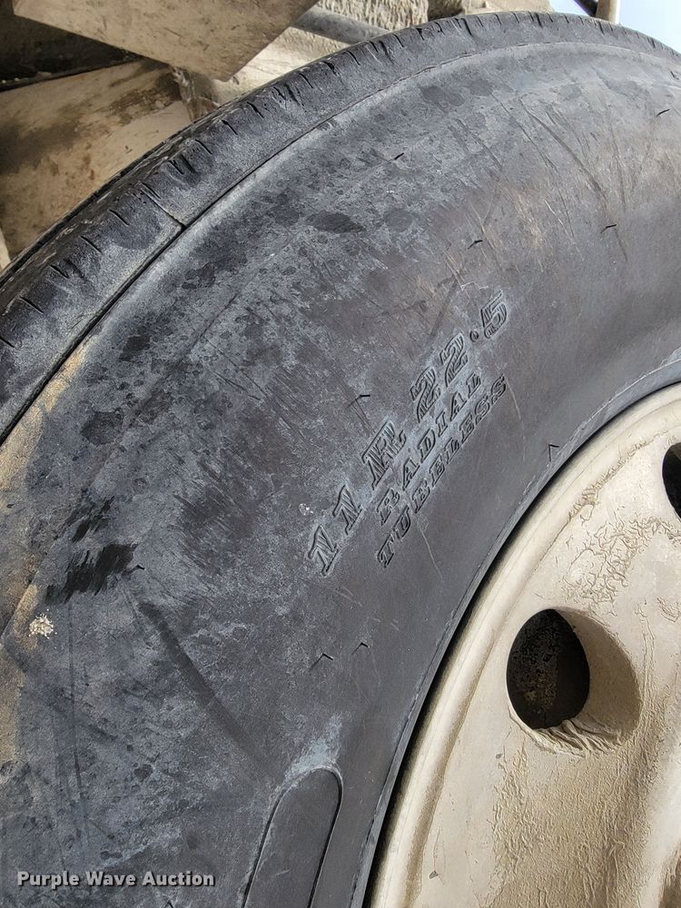 image for item JF9010 2007 Kenworth W900  ready mix truck