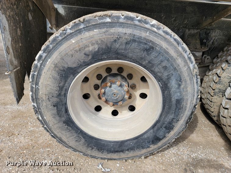 image for item JF9010 2007 Kenworth W900  ready mix truck