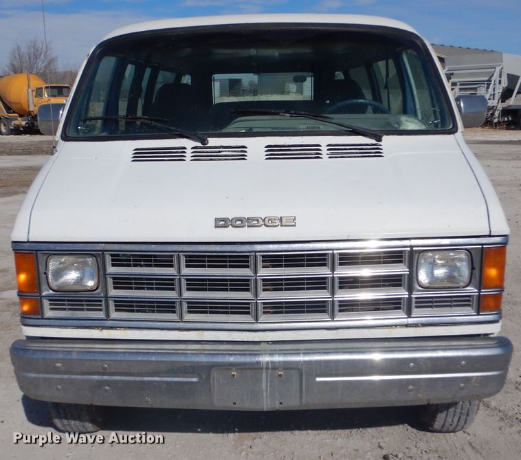image for item LJ9837 1991 Dodge Ram Wagon 350  van