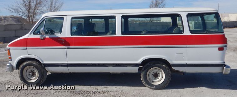 image for item LJ9837 1991 Dodge Ram Wagon 350  van