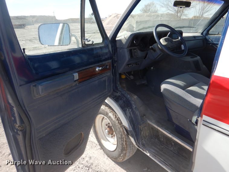 image for item LJ9837 1991 Dodge Ram Wagon 350  van