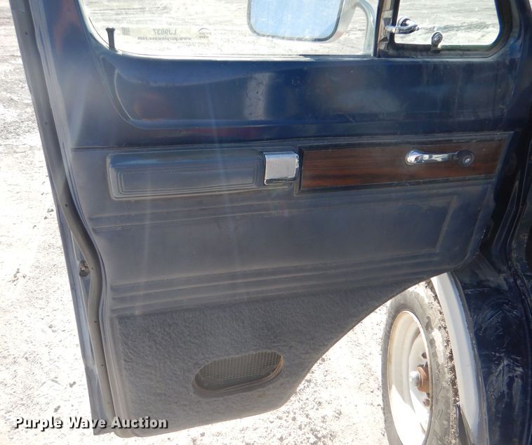 image for item LJ9837 1991 Dodge Ram Wagon 350  van