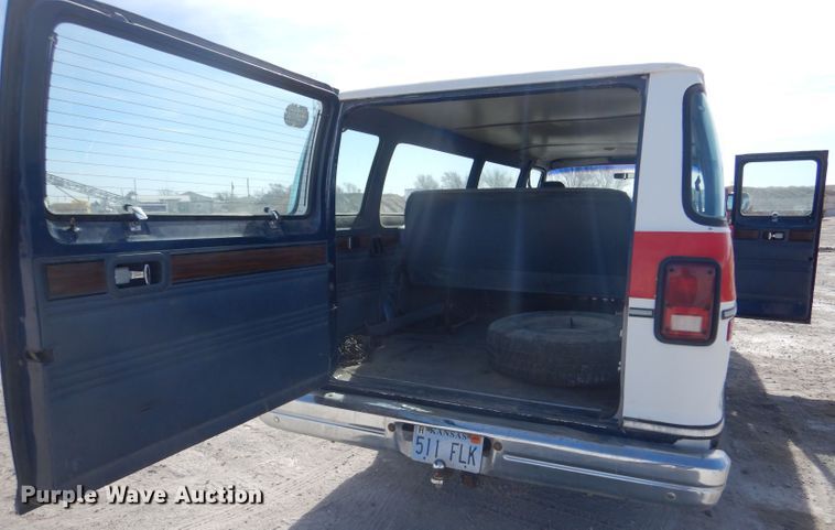 image for item LJ9837 1991 Dodge Ram Wagon 350  van