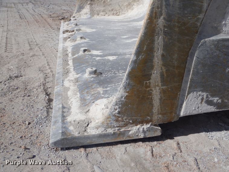 image for item LJ9838 1999 Komatsu WA320-3MC  wheel loader