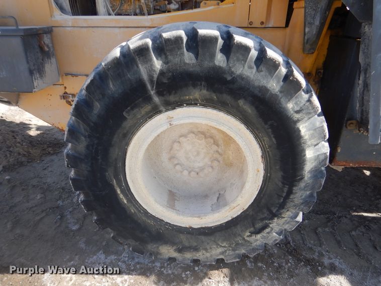image for item LJ9838 1999 Komatsu WA320-3MC  wheel loader