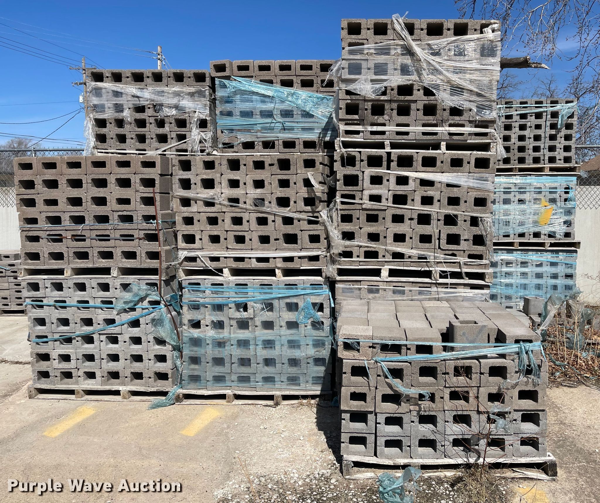 (38) pallets of concrete blocks in Salina, KS Item FV9364 sold