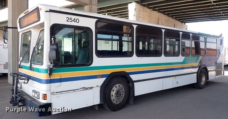 image for item DJ5629 2005 Gillig Phantom C20B096N4  transit bus