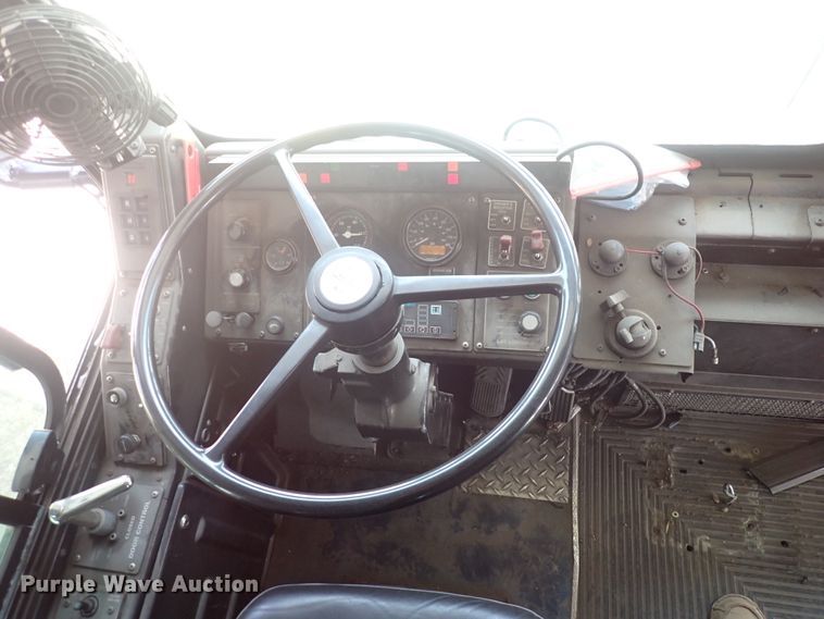 image for item DJ5629 2005 Gillig Phantom C20B096N4  transit bus