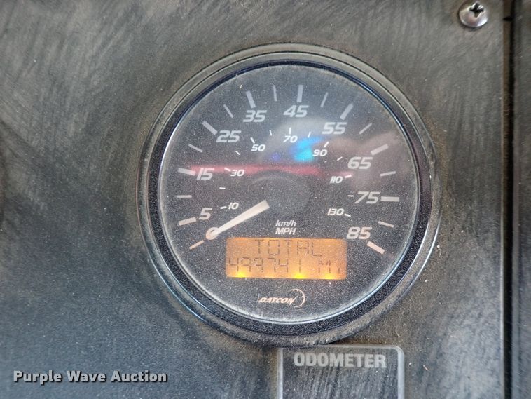 image for item DJ5629 2005 Gillig Phantom C20B096N4  transit bus