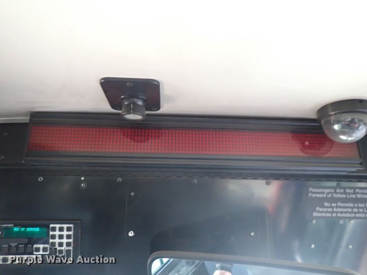 image for item DJ5629 2005 Gillig Phantom C20B096N4  transit bus