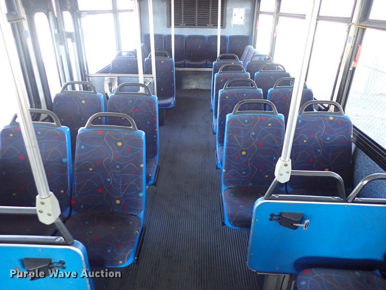 image for item DJ5629 2005 Gillig Phantom C20B096N4  transit bus