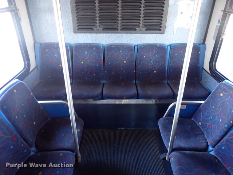 image for item DJ5629 2005 Gillig Phantom C20B096N4  transit bus