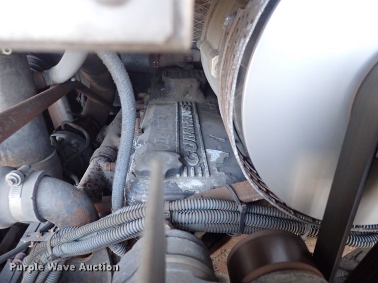 image for item DJ5629 2005 Gillig Phantom C20B096N4  transit bus