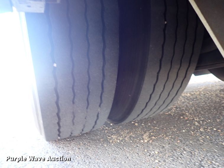 image for item DJ5629 2005 Gillig Phantom C20B096N4  transit bus