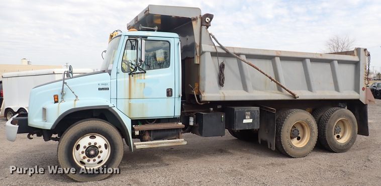image for item DP4443 2002 Freightliner FL80  dump truck