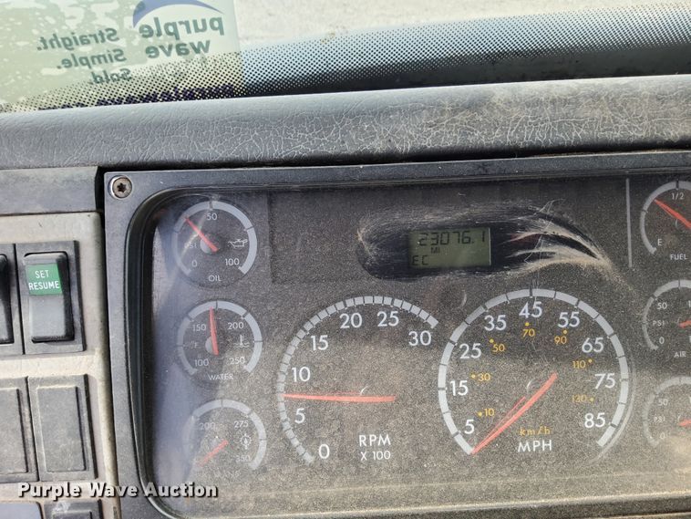 image for item DP4443 2002 Freightliner FL80  dump truck